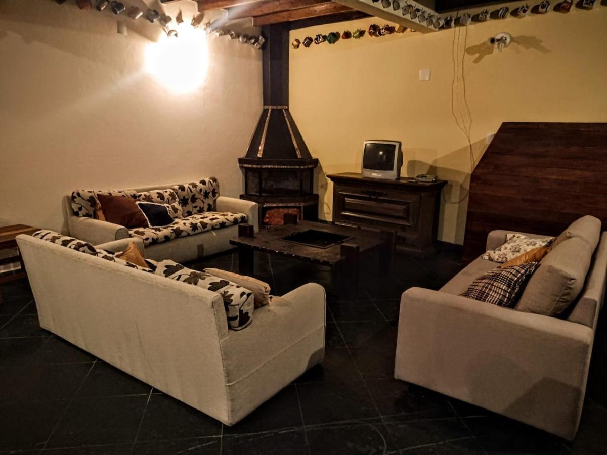 פירקאיה Pousada Casa Amarela מראה חיצוני תמונה